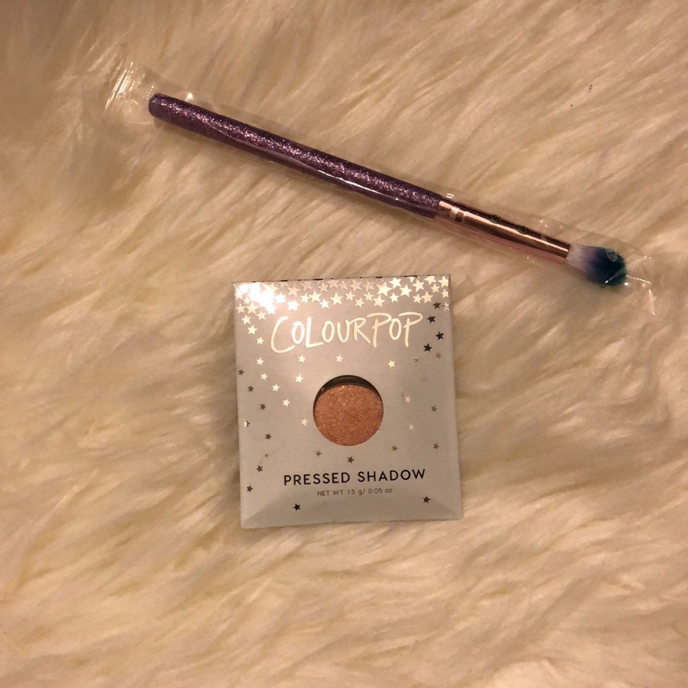 COLOURPOP EYESHADOW AND SLMISSGLAM BRUSH